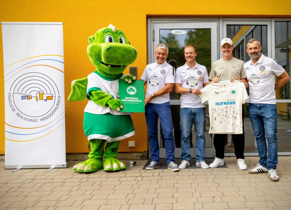 Wir sind offizielle Partnerschule der SpVgg Greuther Fürth!